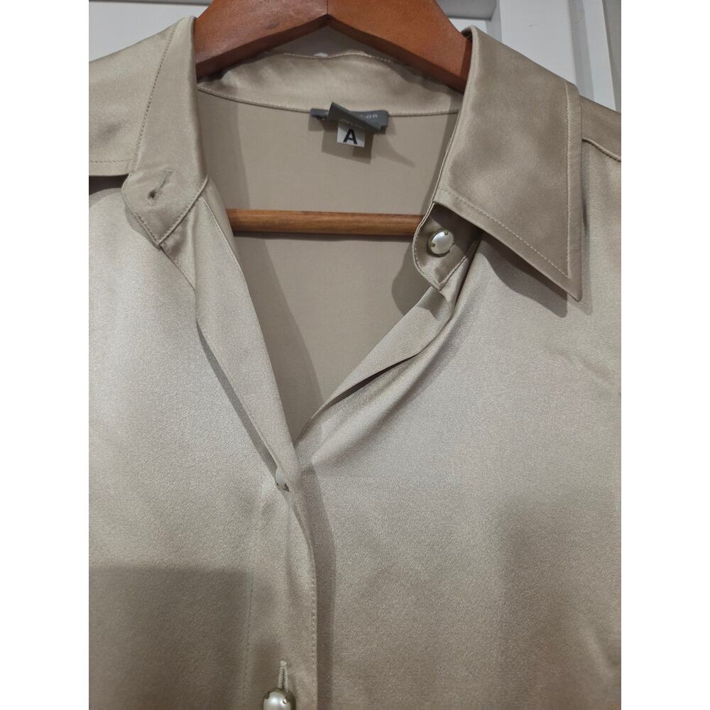 Ann Taylor 100% silk button down blouse - Picture 6 of 8